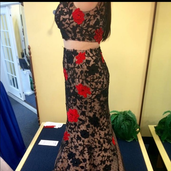 Prom Dress - Picture 1 of 3